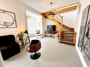 Duplex Apartment Ullstein- 4 Bedrooms, 2 bathrooms, living room, 2 parking spaces, Boxspringbeds, Family & Business apartment!